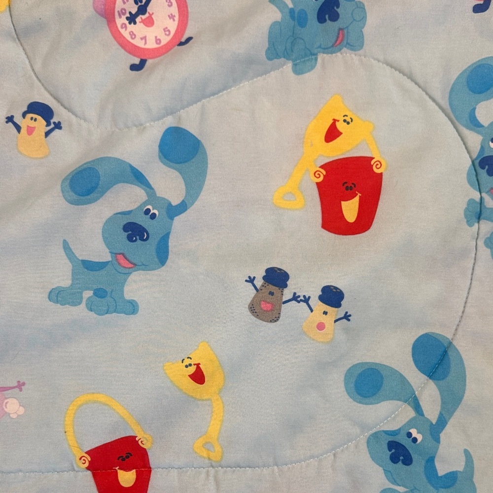 Blue's Clues Themed Kids Twin bedspread - used - Picture 6 of 8